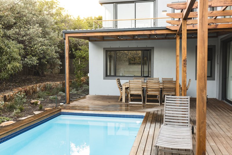 Patio exterior con alberca